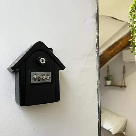 Italian Maison - Studio In The Heart Of Apartment Turin